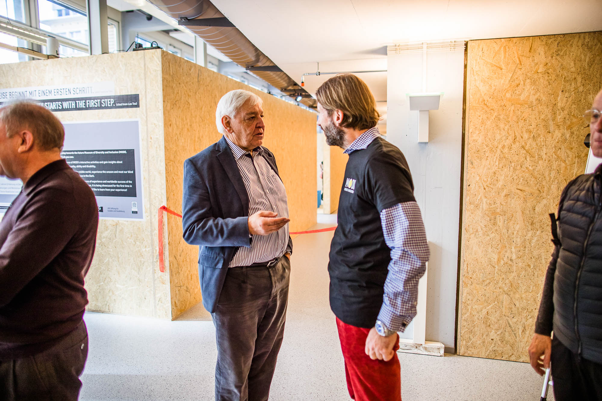 Export x3 1DX23029 Business 2020 Opening MOBI